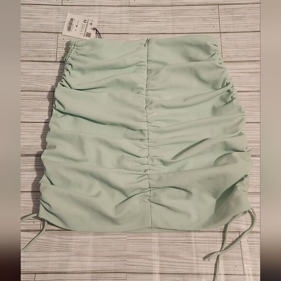 NWT Zara Ruched Mini Skirt Green Mint Size Medium - Picture 3 of 13